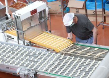 El paro en Andalucía suma 7.723 parados en octubre y se mantiene por octavo mes por debajo de los 700.000