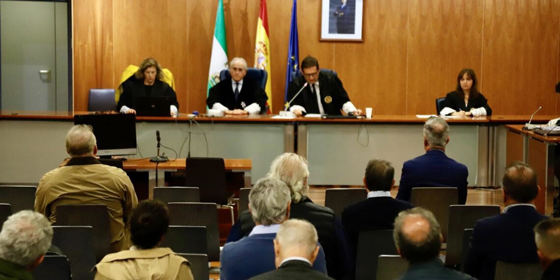 La condena del ‘caso Astapa’: absueltos 31 acusados y condena a multa o inhabilitación a 15, entre ellos Barrientos