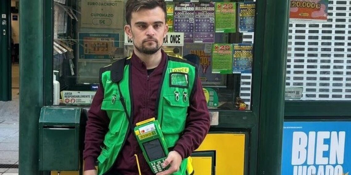 La suerte sonríe a Estepona: El sorteo de la ONCE deja medio millón de euros entre diez vecinos