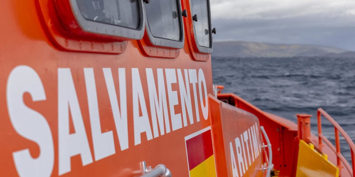 Continúa la búsqueda de un pescador desaparecido en Vélez-Málaga