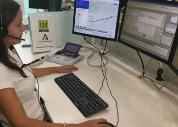 Un hombre de 84 años afectado por inhalación de humo al incendiarse la cocina de una vivienda en Vélez-Málaga