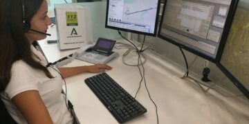 Un hombre de 84 años afectado por inhalación de humo al incendiarse la cocina de una vivienda en Vélez-Málaga