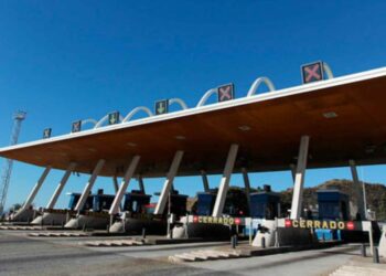 Gobierno, Junta y municipios se reúnen este jueves para estudiar bonificaciones en la A-7 y el tren litoral