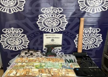 Detenidos en Torremolinos por robar en la vivienda de un conocido una caja fuerte con una gran cantidad de dinero