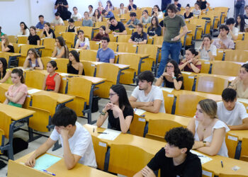 La Junta pide al Gobierno que concrete los requisitos para incorporar a las universidades los ayudantes doctores fijados para cumplir la LOSU