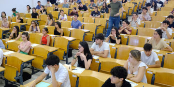 La Junta pide al Gobierno que concrete los requisitos para incorporar a las universidades los ayudantes doctores fijados para cumplir la LOSU