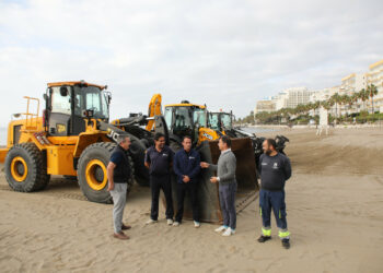 Marbella suma nueva maquinaria para la limpieza y mantenimiento de las playas, que también se destinará a ríos y parcelas