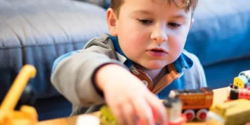 El coste de criar a un hijo en Andalucía se dispara: 722 euros al mes en 2024