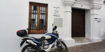 La Policía Local de Casares detiene a un individuo por robo con fuerza en vehículos
