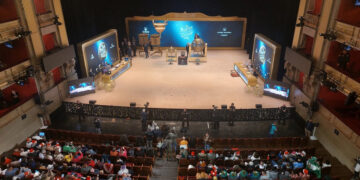 Los niños de San Ildefonso cantan el segundo y el tercer quinto premio