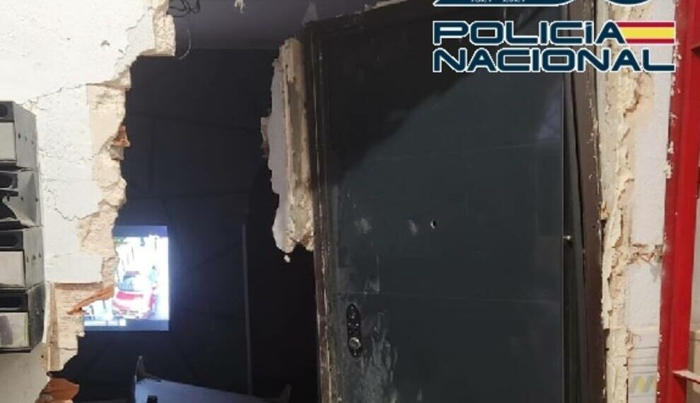 Cuatro miembros de un clan, detenidos en Fuengirola por tráfico de cocaína y hachís