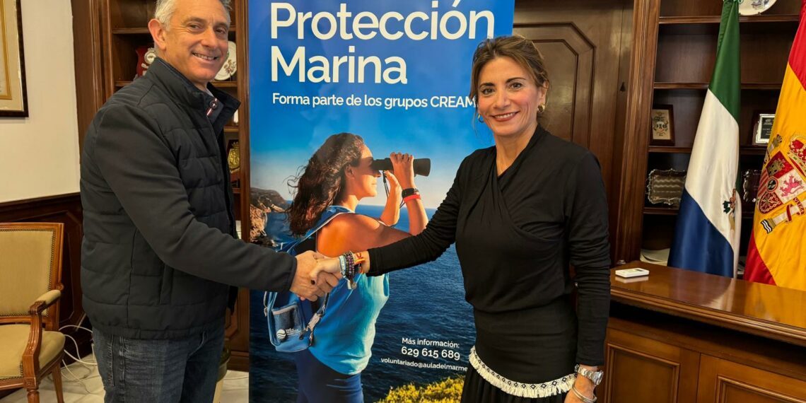 El Ayuntamiento de Mijas y la Fundación Aula del Mar Mediterráneo suscriben un acuerdo para impulsar la Red de Protección Marina