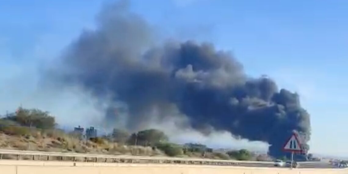 Incendio en el parque Aqualand de Torremolinos