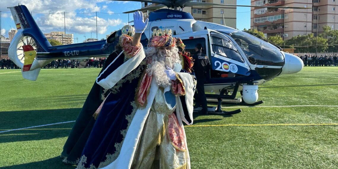 Los Reyes Magos llegarán en helicóptero al complejo polideportivo Elola de Fuengirola, el domingo 5 de enero a las 16:00 horas