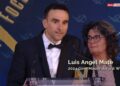 El marbellí Luis Ángel Maté recibe el Premio ‘Gino Mäder’ por sus acciones solidarias en la gala Velo d’Or de París