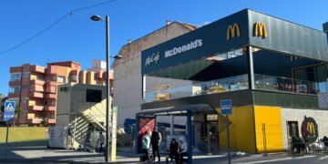 El primer McDonald’s de Arroyo de la Miel abre sus puertas este viernes