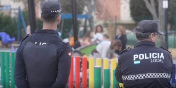 La vigilancia policial en los parques de Mijas mejora la seguridad y convivencia desde principios de año