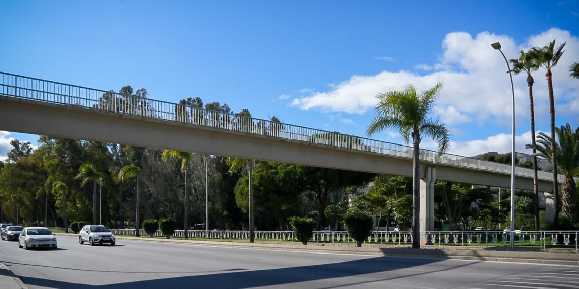 Concluyen las obras de reparación del paso peatonal elevado en avenida De La Libertad, en el cruce de la Colina