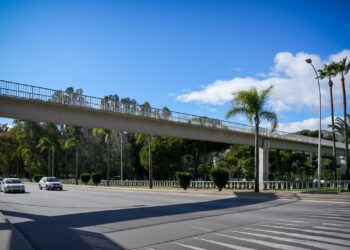 Concluyen las obras de reparación del paso peatonal elevado en avenida De La Libertad, en el cruce de la Colina