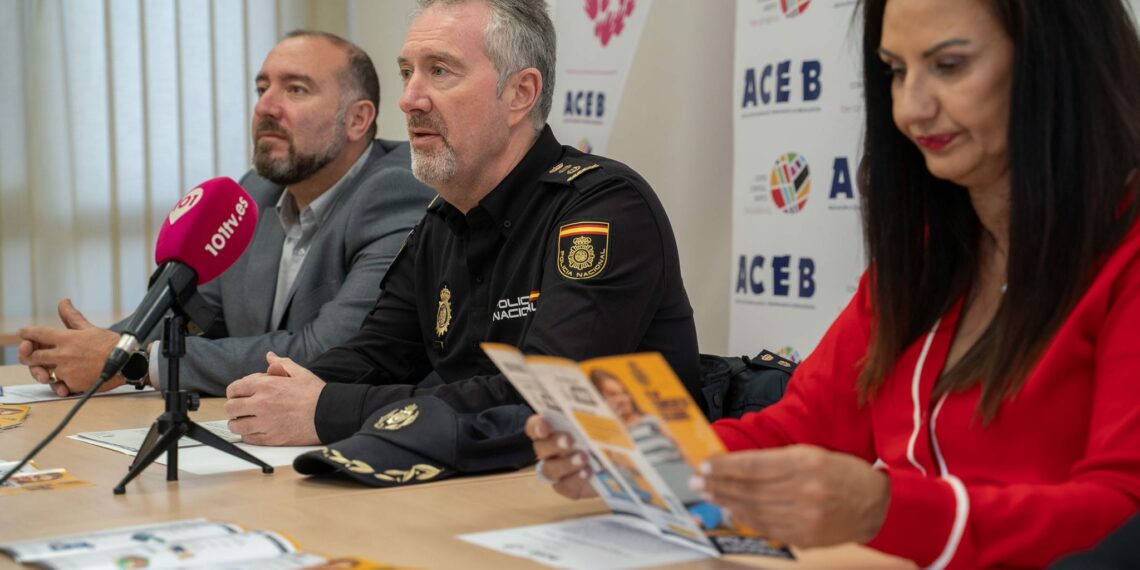 Presentada en Benalmádena la campaña ‘Comercio Seguro’, de la mano de la Policía Nacional