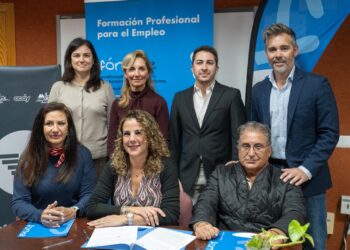 Ayuntamiento, ACEB y la Fundación Anorar firman un convenio para favorecer el acceso al empleo de las personas con diversidad funcional
