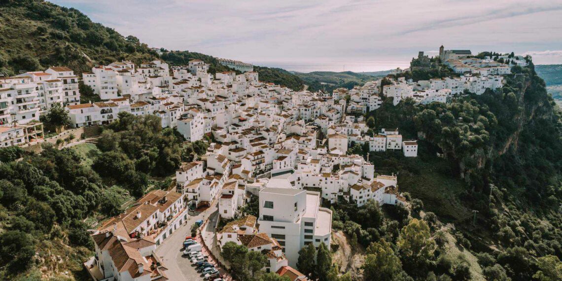 Casares, el pueblo más bonito de Andalucía… y con diferencia