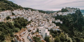Casares, el pueblo más bonito de Andalucía… y con diferencia