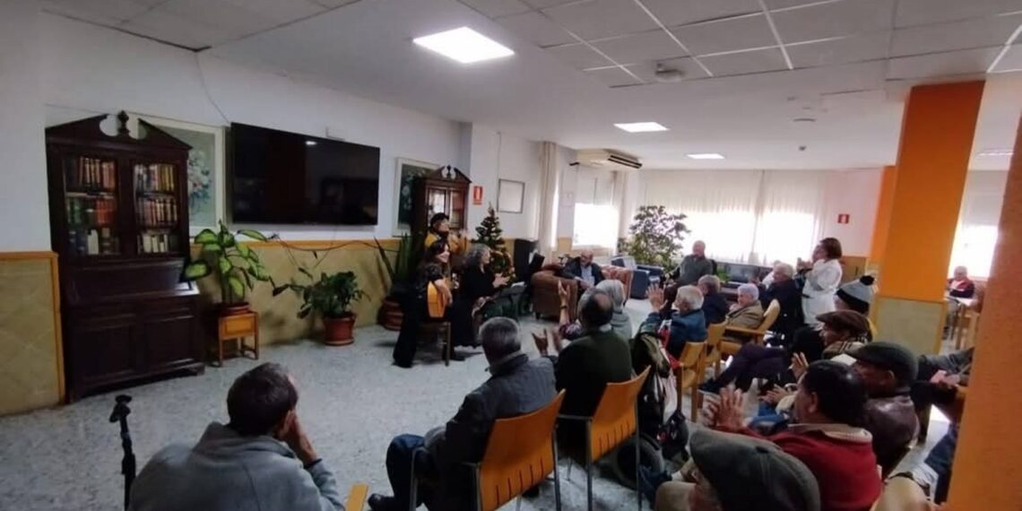 Menús y programación especiales en centros residenciales de personas mayores de Andalucía durante las fechas navideñas