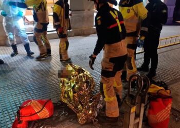 Rescatan a una persona del interior de un contenedor soterrado en Málaga capital