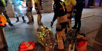 Rescatan a una persona del interior de un contenedor soterrado en Málaga capital