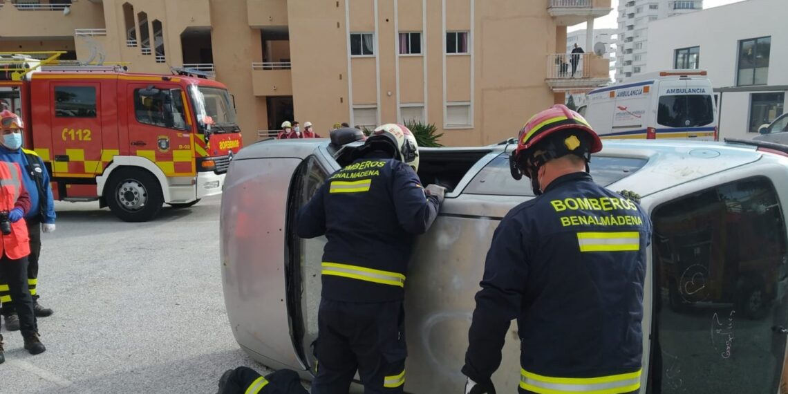 700 personas desalojadas por el incendio en un complejo hotelero de Benalmádena