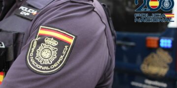 Hospitalizada una mujer que fue arrojada desde un cuarto piso por un hombre en Marbella