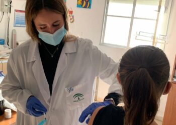 Andalucía vacunará contra la gripe a los niños de entre 6 y 59 meses este jueves sin cita