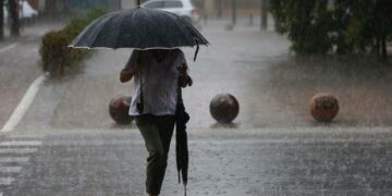 La AEMET activa el aviso amarillo para Nochevieja por lluvias y tormentas
