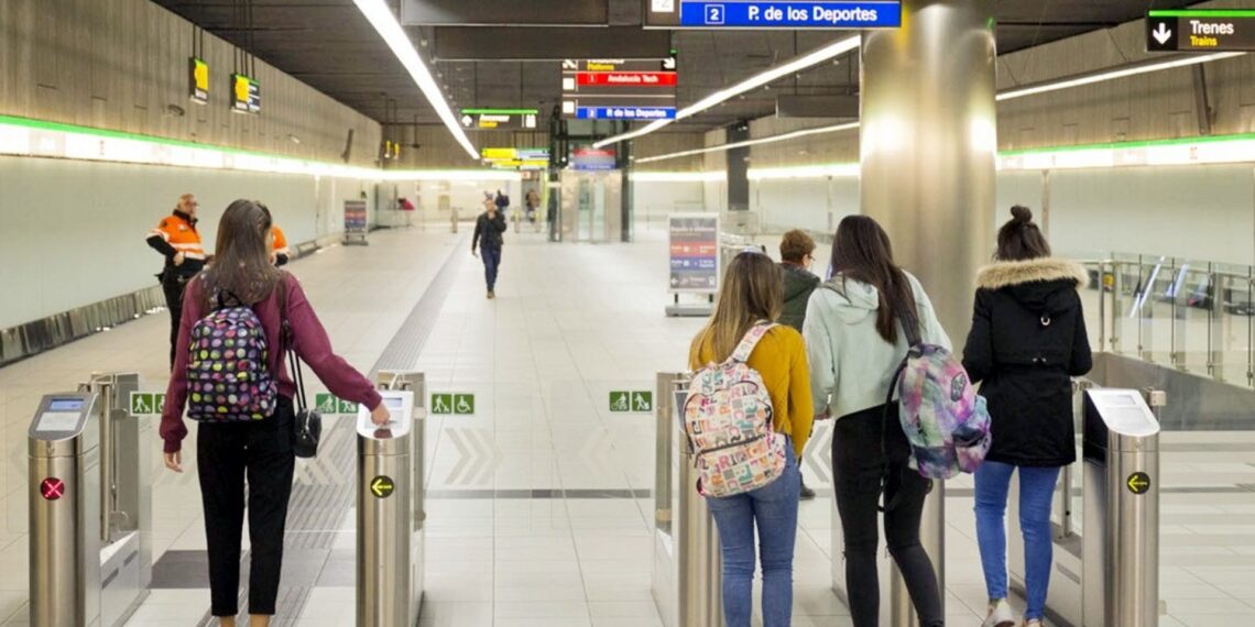 La Junta aprueba un nuevo título monedero con descuentos progresivos para el metro