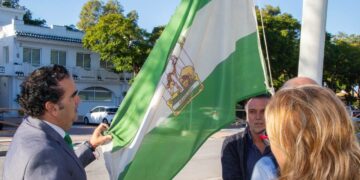 La Mancomunidad Costa del Sol Occidental celebra el Día de la Bandera  de Andalucía con un izado