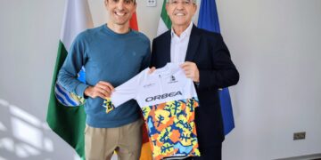 El ciclista Luis Ángel Maté promocionará el nombre de Estepona en sus próximas competiciones nacionales e internacionales