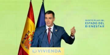 Sánchez anuncia que limitará la compra de vivienda a los extranjeros no residentes