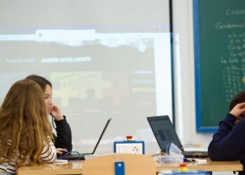 La Junta acerca la Inteligencia Artificial a más de 48.000 estudiantes en las aulas de la provincia