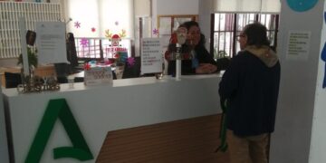 La Junta destina 275.000€ al equipamiento y mobiliario de 2 centros residenciales de personas mayores en El Palo y Estepona