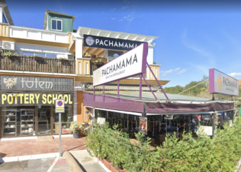 El restaurante de Estepona, ‘Pachamama’, recupera la normalidad tras el incendio