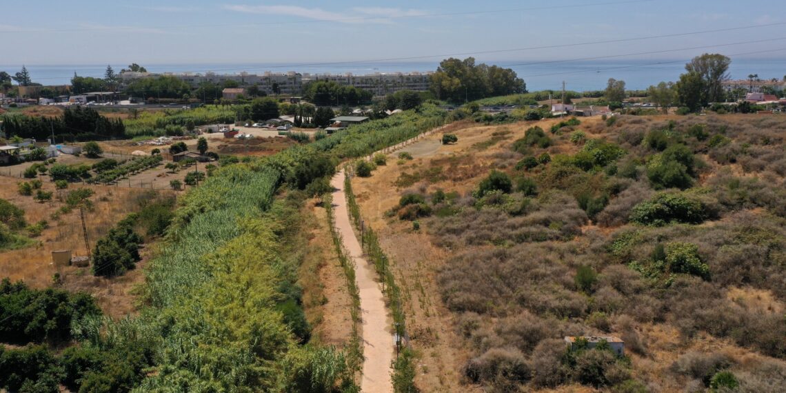 Estepona proyecta una senda fluvial que conectará el río Guadalmina con el corredor litoral