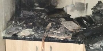 Un incendio afecta a la cocina de una vivienda en Torremolinos