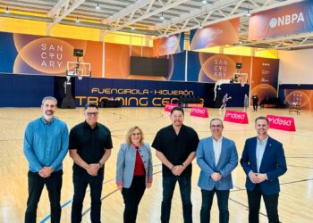 Ana Mula recibe a los representantes del foro empresarial latinoamericano L’Attitude en el Centro de Entrenamiento Fuengirola-Higuerón