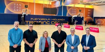 Ana Mula recibe a los representantes del foro empresarial latinoamericano L’Attitude en el Centro de Entrenamiento Fuengirola-Higuerón