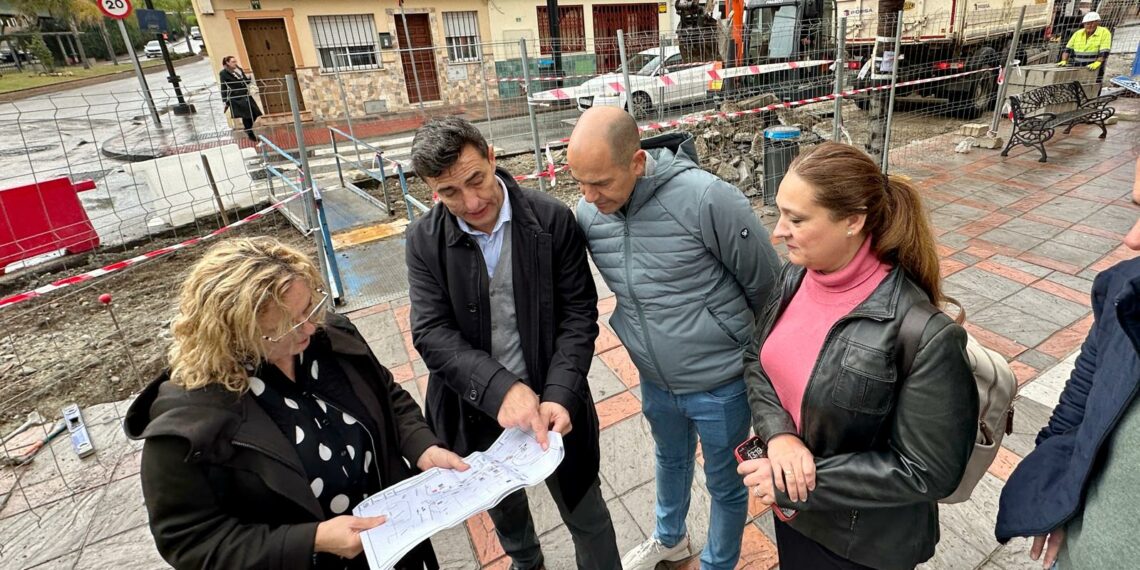 El Ayuntamiento de Fuengirola acomete la reordenación del tráfico en la parte final de la avenida de Acapulco