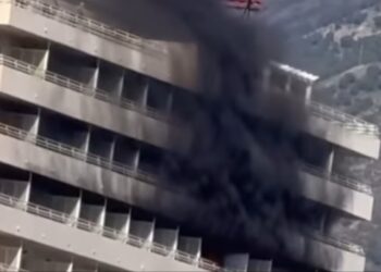 Un incendio da el susto en unos apartamentos turísticos de Fuengirola