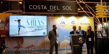 La campaña ‘Sumérgete en Mijas’ llega a FITUR 2025