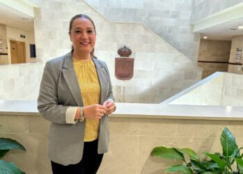 El Ayuntamiento consolida el ‘Modelo Fuengirola’ de gestión, manteniendo sus impuestos congelados, la deuda 0 y las ayudas del 30% a empadronados