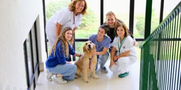 El Hospital Clínico de Málaga inicia un proyecto de acompañamiento emocional a través de Terapia Asistida con Animales